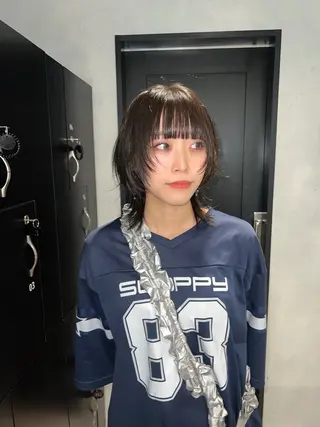 ミディアム SALOWIN梅田茶屋町店所属・ウルフレイヤーカット /チヒロのヘアスタイル