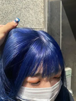 ショート カラー 梅田ハイトーン チダ ヒナノのヘアスタイル