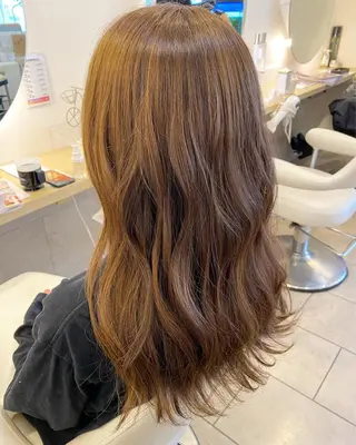 セミロング カラー パーマ 伊庭 勇輝のヘアスタイル