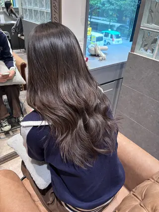 ロング カラー あさひ/透明感 ／ハイトーンのヘアスタイル