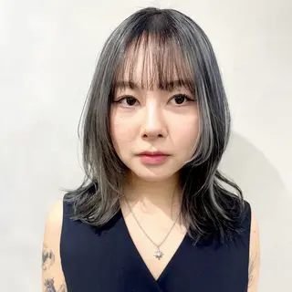 ミディアム カラー デザインカラー/パー マ🦖外岡咲希🦖のヘアスタイル