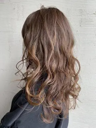 パーマ 松崎 遼大のヘアスタイル