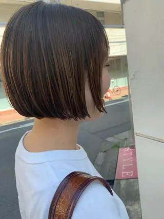 ショート カラー ヘアアレンジ サナ🌱 切りっぱなしボブのヘアスタイル