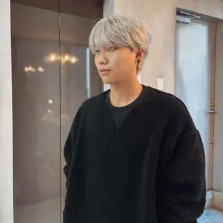 カラー メンズ オカベ ショウマのヘアスタイル