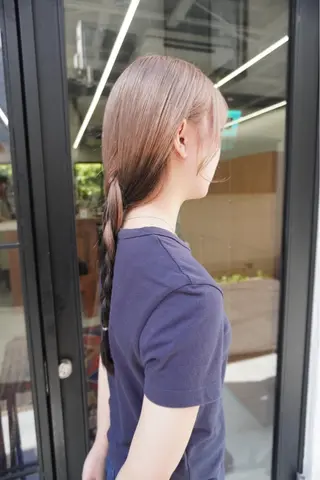 セミロング カラー パーマ ヘアアレンジ 髪と音処　マトぺ所属・デザインカラー/ボブ ブリーチカラー/ユリのヘアスタイル