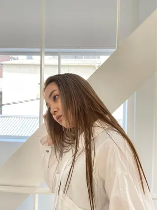 ロング カラー 佐藤 永夏のヘアスタイル