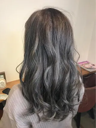 ロング カラー chill out 南塚口本店のヘアスタイル