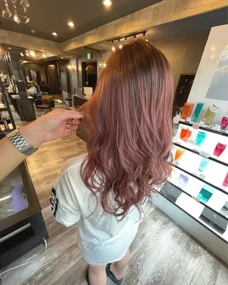 セミロング KIRA スズキ タクヤ／店長のヘアスタイル