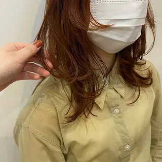 セミロング カラー あやめ【顔まわり/レ イヤー/柔らかカラ】のヘアスタイル