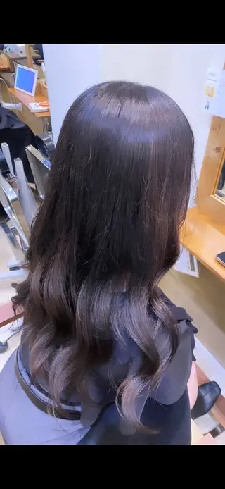 セミロング カラー 寺元 奈々のヘアスタイル