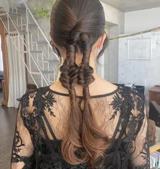 ロング カラー パーマ ヘアアレンジ メンズ キッズ ネイル マツエク・マツパ アイブロウ モリモト サナのヘアスタイル