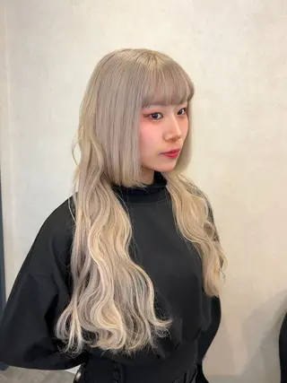 ロング カラー Roi.所属・松田 朋華のヘアスタイル
