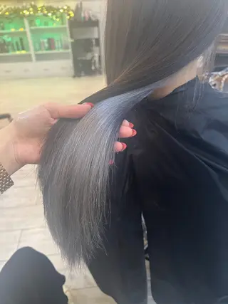 カラー 吉田 悠乃のヘアスタイル