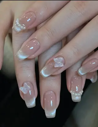 ミディアム 小方 サトミのネイルデザイン