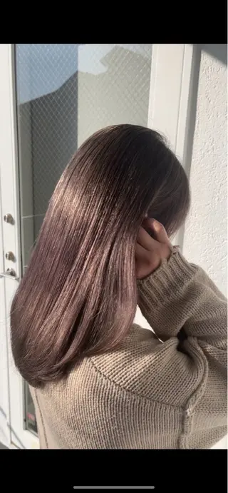 セミロング カラー 赤みゼロ 🤎柔ベージュのヘアスタイル