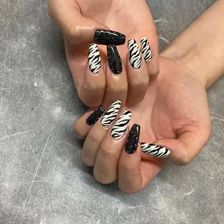 ネイル 【やり放題専門店】 スカルプ＆長さ出しのネイルデザイン