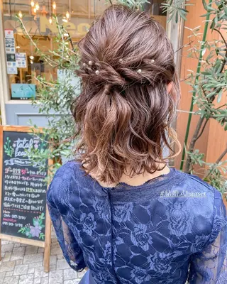 ミディアム ボブ ブリーチ/miinaのヘアスタイル