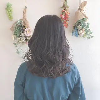 ミディアム カラー 西 めぐみのヘアスタイル