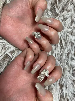 セミロング ネイル ✴︎ Delightのネイルデザイン