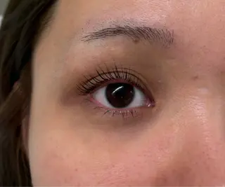 マツエク・マツパ eye lash  Lucia 難波所属・ひらおか ういの眉毛・アイブロウイメージ