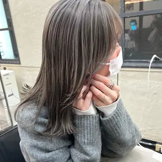 ミディアム カラー 大久保 佳那のヘアスタイル