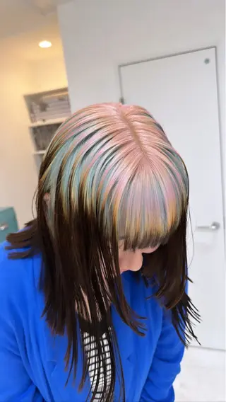 カラー ニシオカ タクヤのヘアスタイル