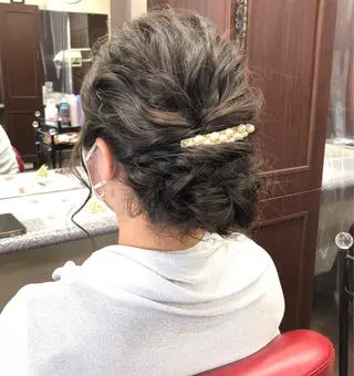 ロング コゾノ ミキコのヘアスタイル