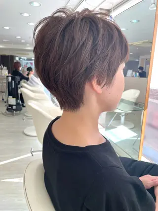 ショート カラー チーフデザイナー 西川凌史のヘアスタイル