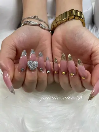 ネイル BINERVA所属・BINERVA nail salonのネイルデザイン