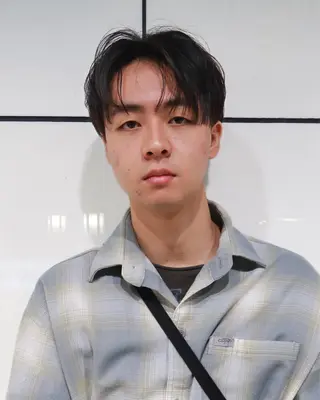 ミディアム カラー メンズ Rei/ 縮毛矯正/ ハイライトカラー募集のヘアスタイル