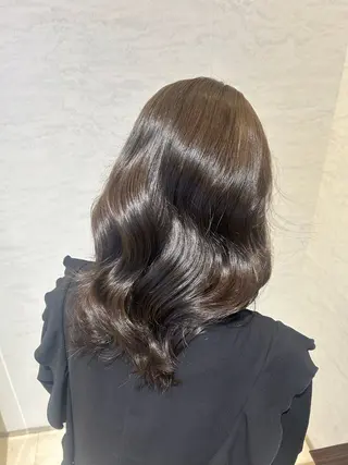 ミディアム TAYA東急百貨店吉祥寺店所属・カタイ ナギサのヘアスタイル