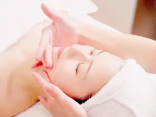 メナード高槻町店 中上由佳のエステ・リラクイメージ