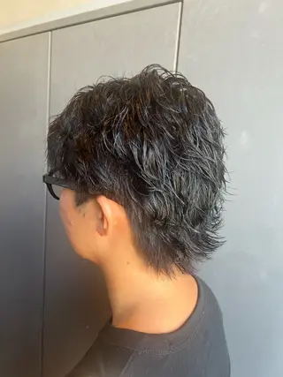 メンズ ダブルカラー寒色系 ボリューム改善ハヤトのヘアスタイル