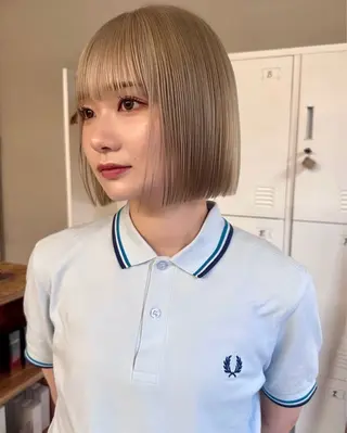 ミディアム カラー ハイトーン縮毛/暖色 なーな🎀🤍のヘアスタイル