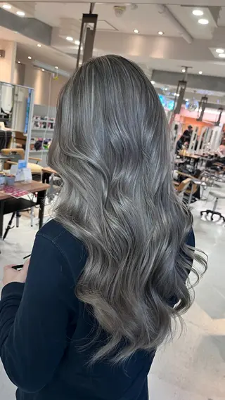 ロング カラー nameless髪質 改善ブリーチ心斎橋のヘアスタイル