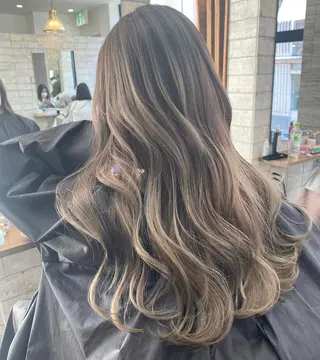 ロング カラー パーマ ヘアアレンジ メンズ キッズ ネイル マツエク・マツパ ハイライト、レイヤー カット/西梅田/中西のヘアスタイル