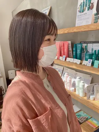 ショート カラー brisa所属・迎 凪紗のヘアスタイル