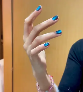 シン アモンのネイルデザイン