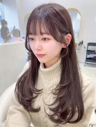 ロング カラー 伊藤 優里のヘアスタイル