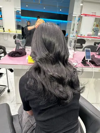 ロング カラー ヘアアレンジ 艶カラー/ハイトーン /レイヤーカットのヘアスタイル