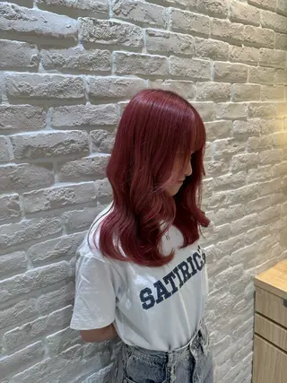 ロング Notoミルクティー グレージュカラーのヘアスタイル