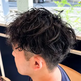 ショート パーマ メンズ 吉田 新平のヘアスタイル