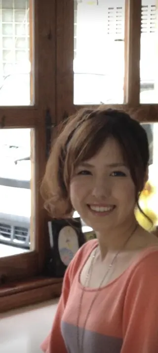 セミロング カラー ヘアアレンジ  知念　香トータル ビューティー🌷のヘアスタイル