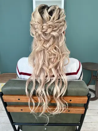 ロング ヘアアレンジ M.arc 【マーキ】のヘアスタイル