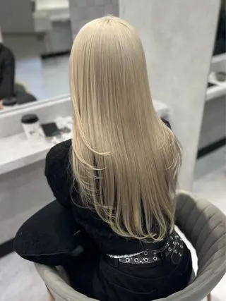 ロング カラー karen/韓国ヘア / ブリーチ/透明感のヘアスタイル