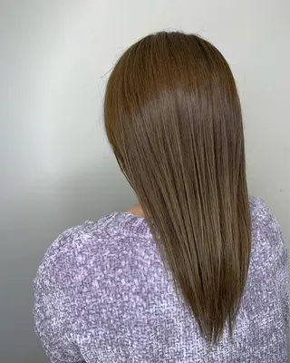 セミロング カラー 艶髪クリエイター🪽 秋田 聖也のヘアスタイル