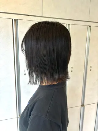 ミディアム Iris by artina 武蔵小杉店【イリス バイ アルティナ】所属・🎼レイヤー/顔周り カット/nene♬のヘアスタイル
