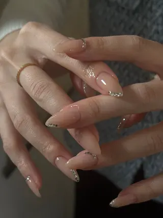 ネイル moe ⠀のネイルデザイン