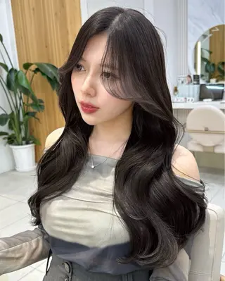 ロング カラー 🇰🇷韓国風くびれ ヘア🇰🇷中村優大のヘアスタイル
