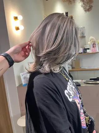 ミディアム 小田 輝太郎/ブリーチのヘアスタイル